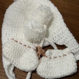 Hand-Knit Set Of Baby Booties with Beanie